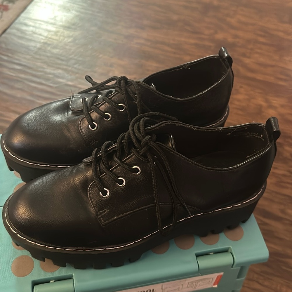 Lace up platform shoes